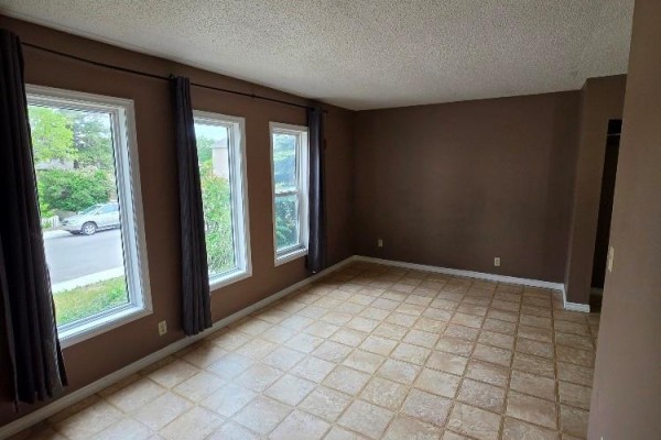 Kitchen - 515 St John Street, Regina, SK S4R1R6 Photo 3