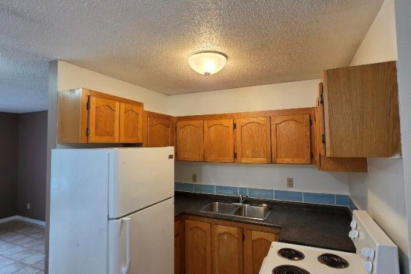 4pc Bathroom - 515 St John Street, Regina, SK S4R1R6 Photo 4