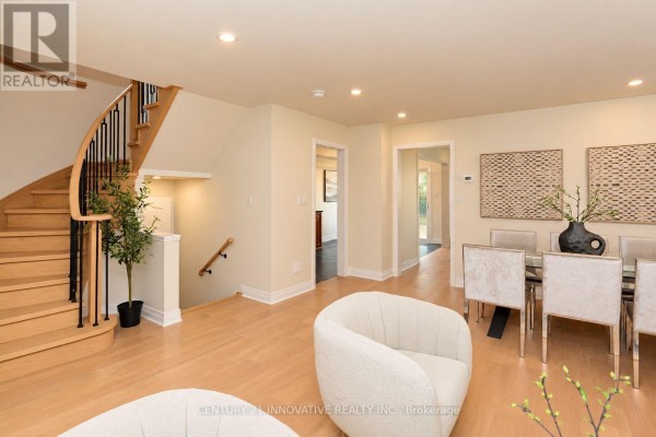 Living room - 5151 Oscar Peterson Boulevard, Mississauga, ON L5M7W4 Photo 4