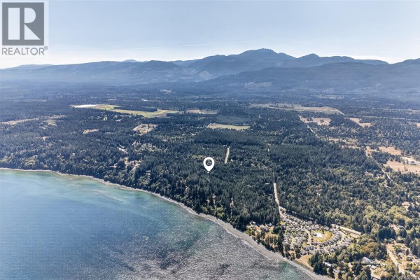 5154 Island Hwy W, Qualicum Beach, BC, photo 2