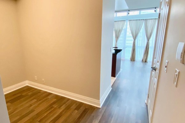 Dining room - 516 - 220 Burnhamthorpe Road W, Mississauga, ON L5B4N4 Photo 2