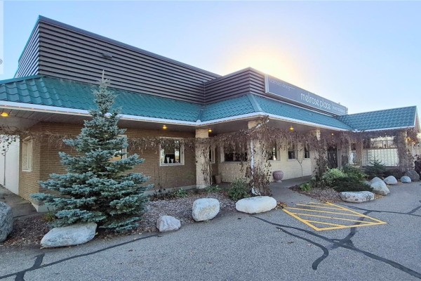 516 522 Broadway Street W, Yorkton, SK S3N0P5 Photo 4