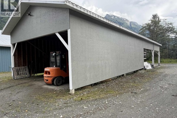 Commercial for sale at 516 6th Avenue, Stewart, BC - MLS® 6BFXJx