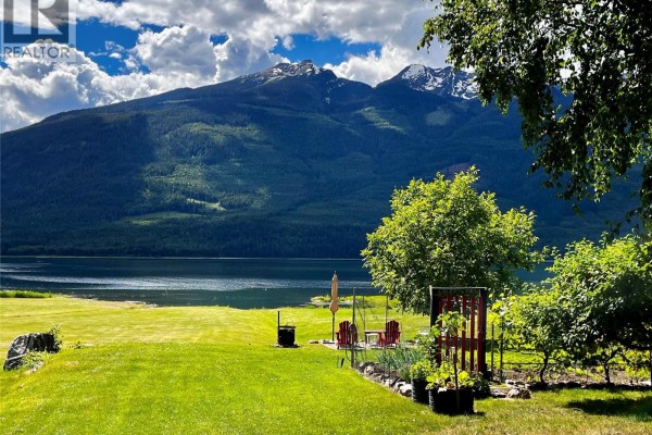 Foyer - 516 Bayview Road, Nakusp, BC V0G1R1 Photo 4