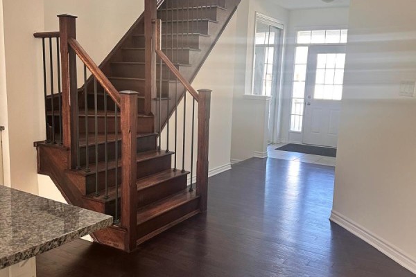 516 Equestrian Way, Cambridge, ON N3E0B5 Photo 3