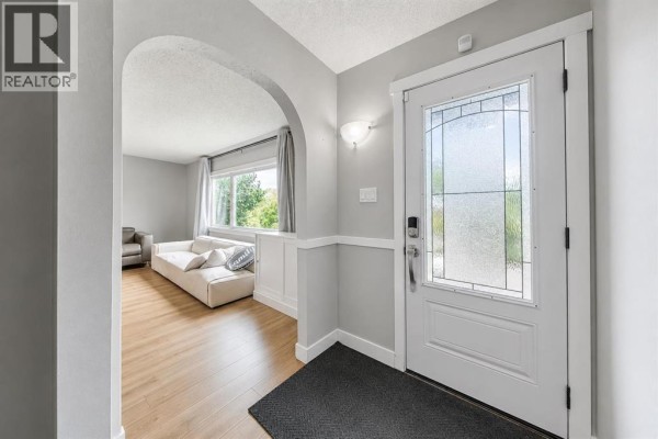 516 Terrace Park, Red Deer, AB, photo 2