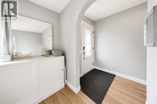 516 Terrace Park, Red Deer, AB, photo 3