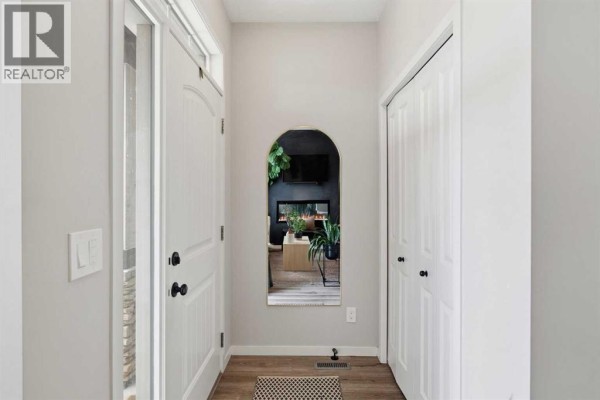 Kitchen - 516 West Lakeview Drive, Chestermere, AB T1X2A2 Photo 3