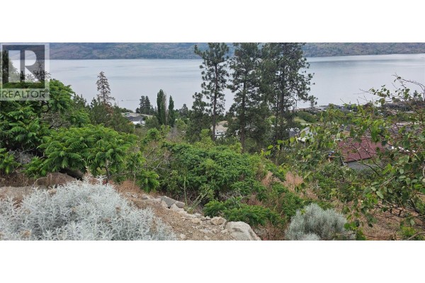 5165 Macneill Court, Peachland, BC V0H1X2 Photo 5