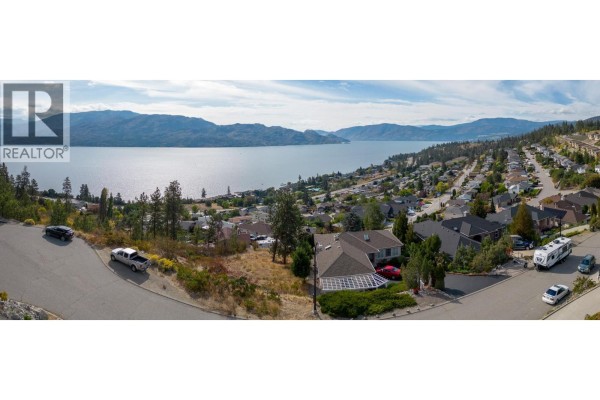 5166 Macneill Court, Peachland, BC, photo 2
