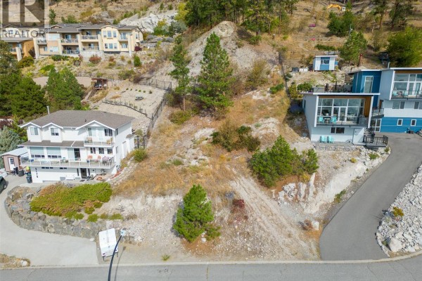 5166 Macneill Court, Peachland, BC V0H1X2 Photo 5