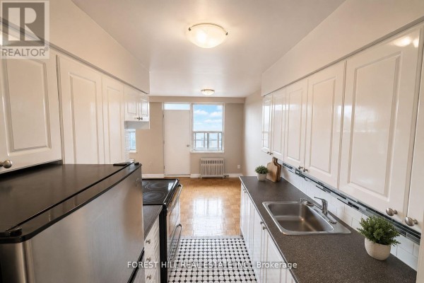 517 - 102 Goodwood Park Court, Toronto, ON M4C5S9 Photo 3