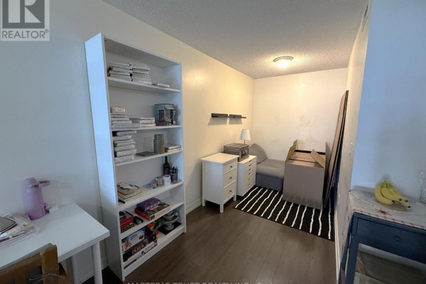 Den - 517 - 812 Lansdowne Avenue, Toronto, ON M6H4K6 Photo 5