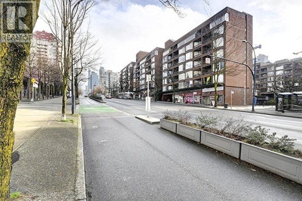 517 1330 Burrard Street, Vancouver