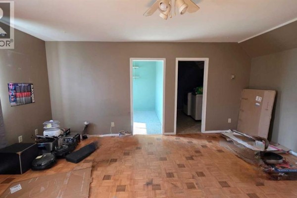 Living room - 517 3rd Avenue, Fox Creek, AB T0H1P0 Photo 5