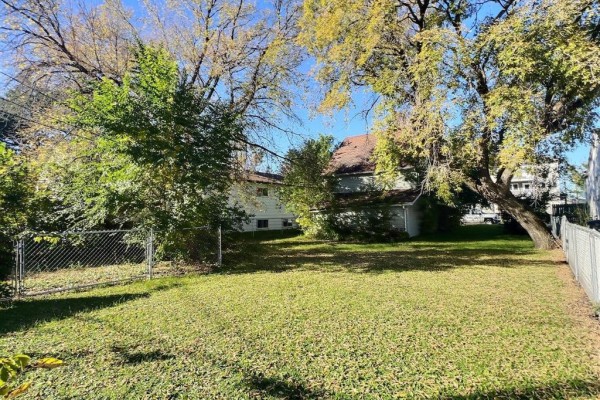 517 7th Street, Brandon, MB R7A3T3 Photo 4