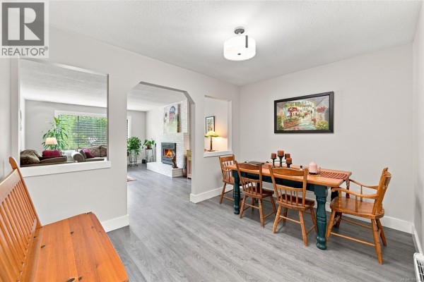 Kitchen - 517 Hall Rd, Qualicum Beach, BC V9K1B7 Photo 3