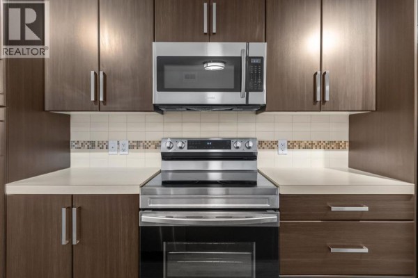 Kitchen - 517 Mckenzie Towne Close Se, Calgary, AB T2Z1A7 Photo 5