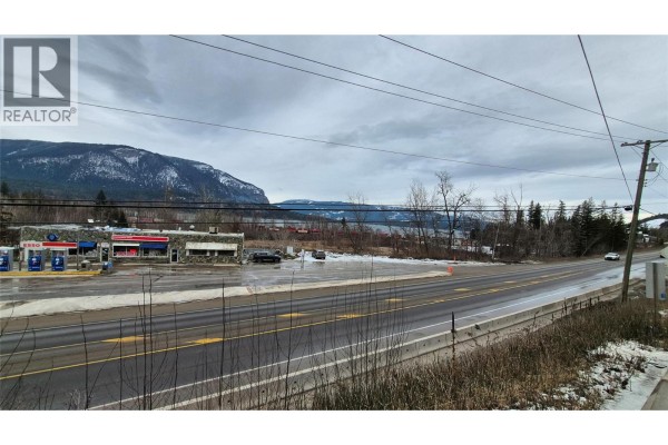5177 Trans Canada Highway, Tappen, BC V0E2X3 Photo 4