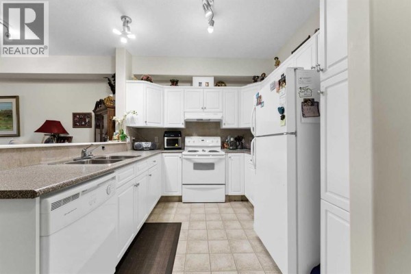 Primary Bedroom - 518, 29 River Ridge Drive Nw, Medicine Hat, AB T1A8V3 Photo 4