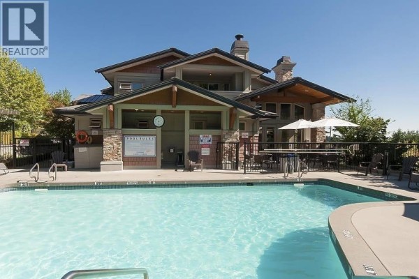 518 3132 Dayanee Springs Boulevard, Coquitlam, BC V3E0B5 Photo 2