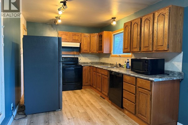 518 3rd Avenue W, Meadow Lake, SK, photo 2