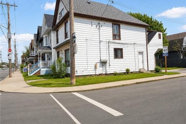 518 Cannon Street E, Hamilton, ON L8L2E8 Photo 4