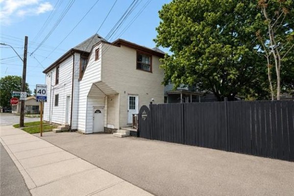 518 Cannon Street E, Hamilton, ON L8L2E8 Photo 5