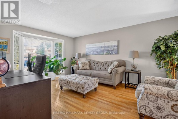 518 Des Conifers Crescent, Ottawa, ON K4A2Y7 Photo 2