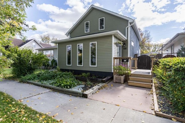 518 Harvard Avenue E, Winnipeg