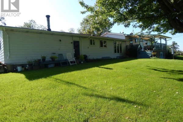 Primary Bedroom - 5181 County Road 15 (avonmore Rd) Road, South Stormont, ON K0C1R0 Photo 3