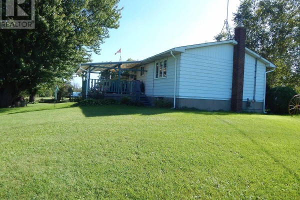 Family room - 5181 County Road 15 (avonmore Rd) Road, South Stormont, ON K0C1R0 Photo 5