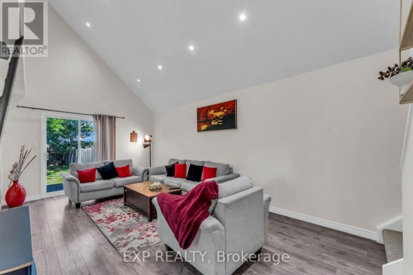 Living room - 5187 Mulberry Drive, Lincoln, ON L3J0J6 Photo 5