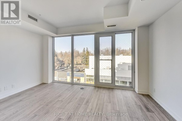 Living room - 519 - 2020 Bathurst Street, Toronto, ON M5P0A6 Photo 3
