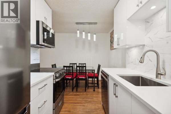 519 2012 Fullerton Avenue, North Vancouver, BC V7P3E3 Photo 2