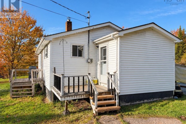 Bedroom - 519 Cenotaph Road, West Bay Road, NS B0E3L0 Photo 5
