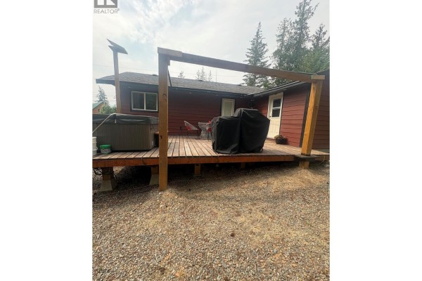 Dining room - 5195 Tallington Drive, Celista, BC V0E1M6 Photo 2