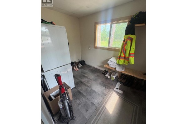 Primary Bedroom - 5195 Tallington Drive, Celista, BC V0E1M6 Photo 5