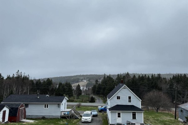 Mud room - 5197 & 5199 Highway 16, Queensport Ns Highway, Queensport, NS B0H1N0 Photo 5