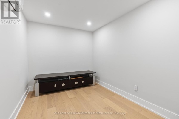 Bedroom - 52 - 146 Milestone Crescent, Aurora, ON L4G3M2 Photo 4
