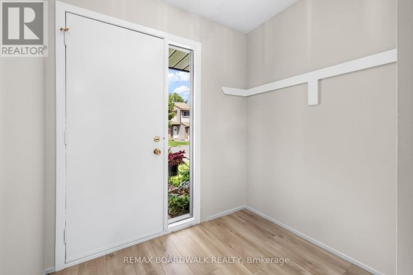 Primary Bedroom - 52 Baneberry Crescent, Ottawa, ON K2L2Y4 Photo 4