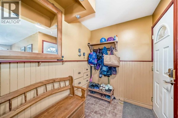 3pc Bathroom - 52 Beacham Road Nw, Calgary, AB T3K1S4 Photo 3