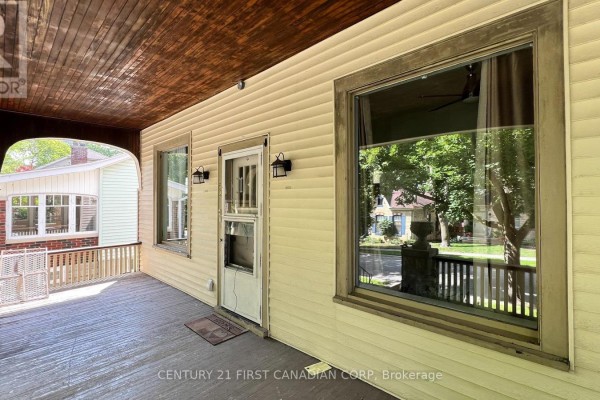Dining room - 52 Becher Street, London South, ON N6C1A5 Photo 4