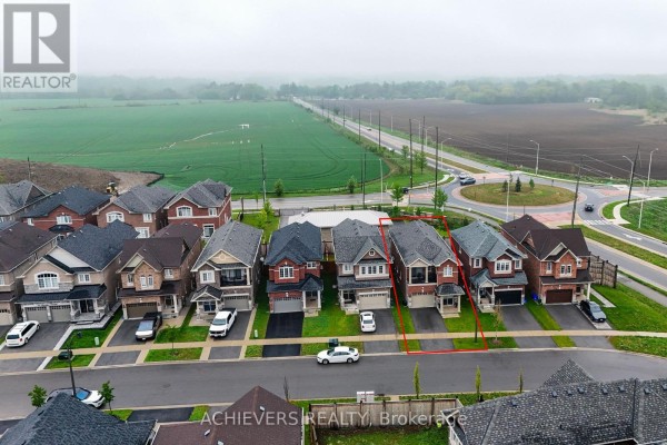 52 Branigan Crescent, Halton Hills, ON L7G0N1 Photo 3