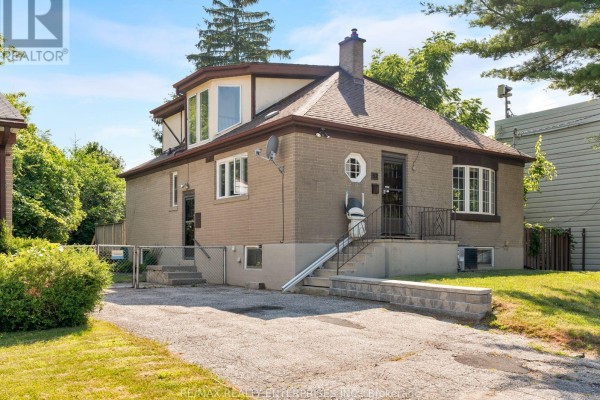 52 Briarwood Avenue, Mississauga, ON, photo 2