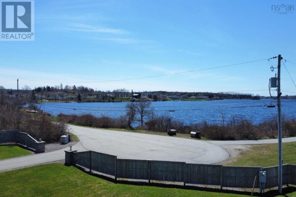 52 Captain Landers Court, Yarmouth, NS, photo 3