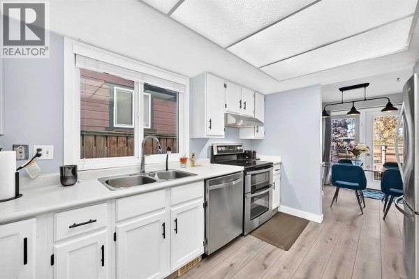 52 Cedargrove Road Sw, Calgary, AB, photo 3