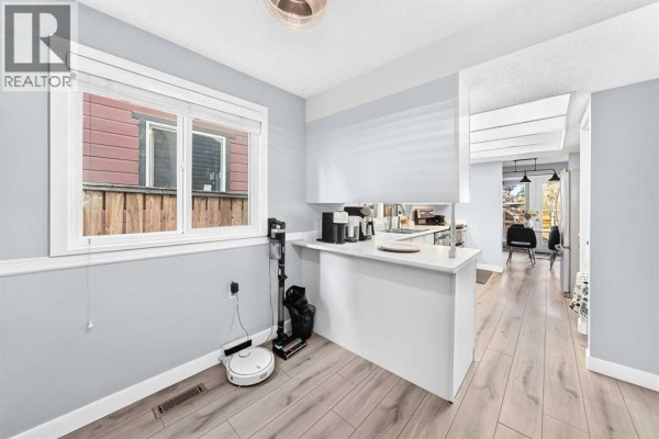 Breakfast - 52 Cedargrove Road Sw, Calgary, AB T2W4T9 Photo 5