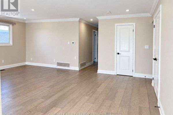 Bedroom 2 - 52 Centre Street N, Brampton, ON L6V1T2 Photo 5