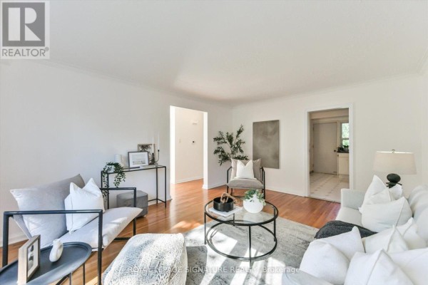 52 Daleside Crescent, Toronto, ON, photo 3